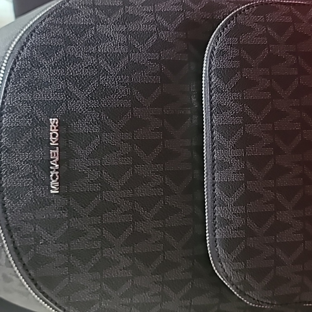 - NWT MICHAEL KORS CONNIE Black BACKPACK - Picture 2 of 6